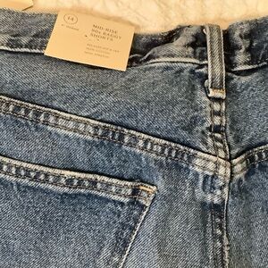 NWT’s Universal Threads Mid Rise 90’s Baggy short relaxed hip & leg 100% cotton